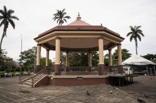 Restauración y mejoras del kiosco del parque central Nicolás Ulloa Restauración y mejoras del kiosco del parque central Nicolás Ulloa