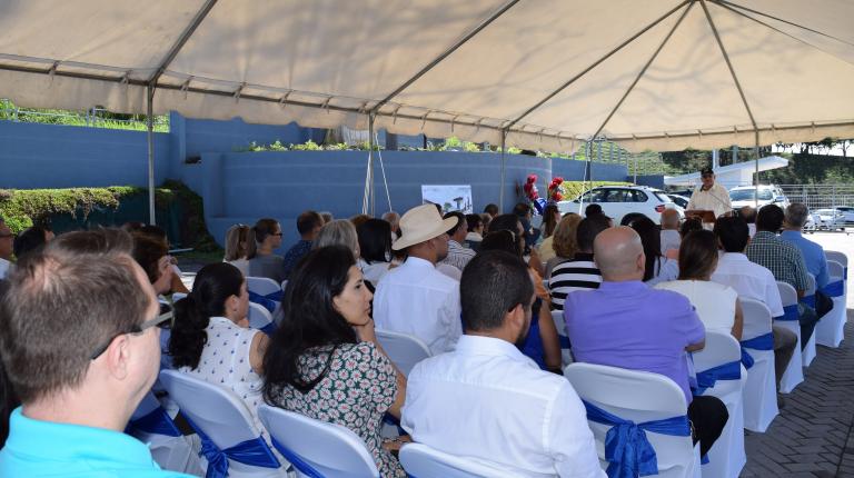 Hospital Clínica Bíblica. El Hospital Clínica Bíblica realizó el pasado domingo 07 de mayo un Acto de Acción de Gracias con motivo de la entrega de la propiedad en Heredia, con la cual se dará inicio al nuevo proyecto del Hospital en esta provincia.
