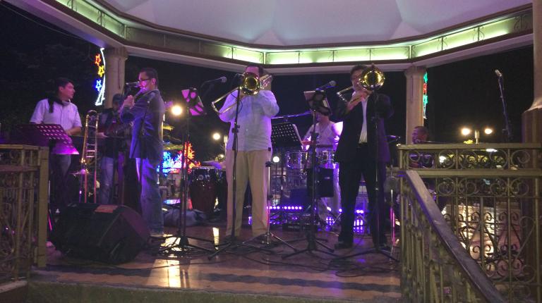 Villancicos en Salsa Grupo musical Son de Tikizia