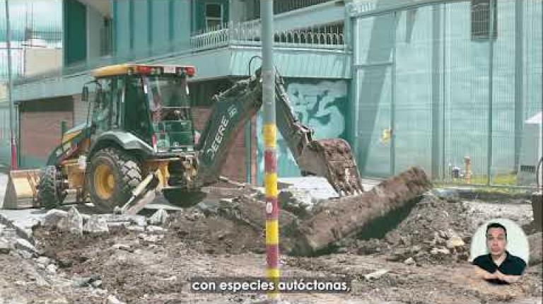 Embedded thumbnail for Avanzan obras de remodelación en aceras del Palacio de los Deportes 