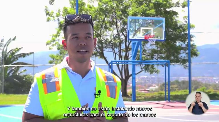 Embedded thumbnail for Municipalidad remodela 9 canchas multiusos en áreas públicas
