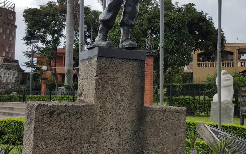 Este proyecto pretende mejorar las condiciones del entorno brindando una mayor apertura a toda el área, eliminado las barrearas visuales y facilitando el ingreso