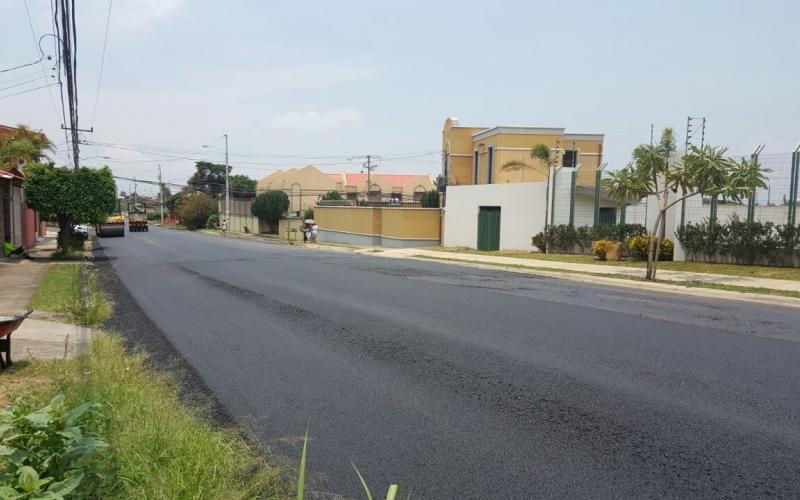 Durante el Primer Semestre 2017, el Gobierno Local a través de la Unidad Técnica de Gestión Vial realizó una inversión de ¢600 millones en obras de asfaltado total carreteras en diferentes comunidades del Cantón.