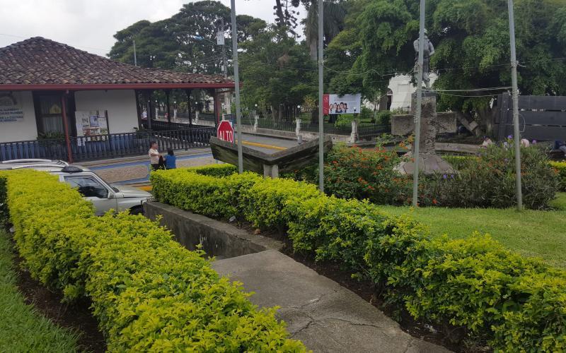 Este proyecto pretende mejorar las condiciones del entorno brindando una mayor apertura a toda el área, eliminado las barrearas visuales y facilitando el ingreso