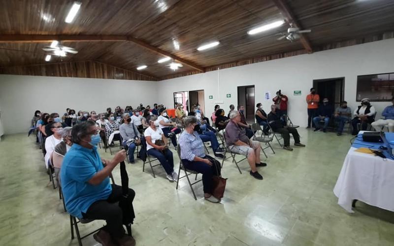 Redistribución de espacios públicos en la comunidad de Los Lagos Redistribución de espacios públicos en la comunidad de Los Lagos