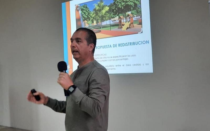 Redistribución de espacios públicos en la comunidad de Los Lagos Redistribución de espacios públicos en la comunidad de Los Lagos