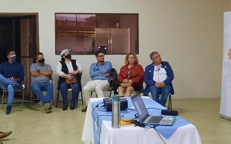 Redistribución de espacios públicos en la comunidad de Los Lagos Redistribución de espacios públicos en la comunidad de Los Lagos