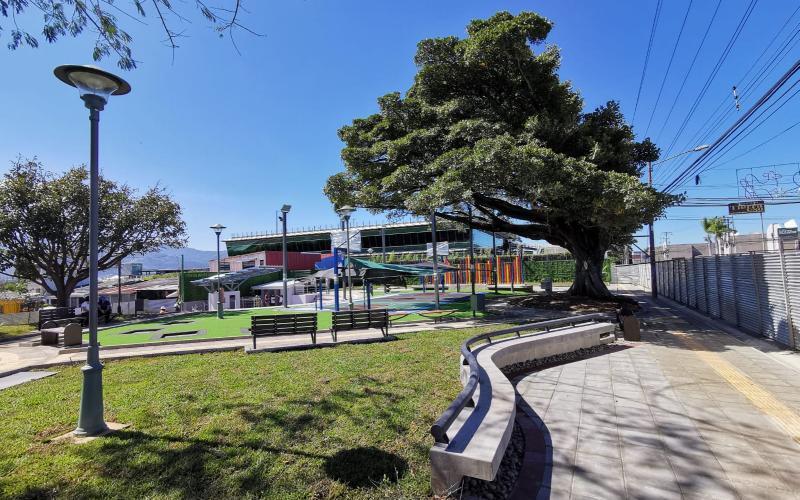 Finaliza remodelación del parque La Aurora Finaliza remodelación del parque La Aurora