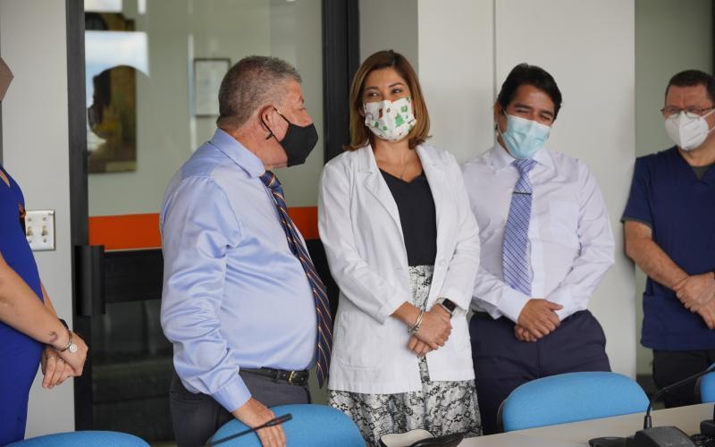 Donación de oxímetros de pulso y monitores de signos vitales Donación de oxímetros de pulso y monitores de signos vitales