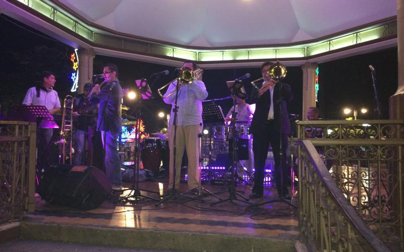 Villancicos en Salsa Grupo musical Son de Tikizia