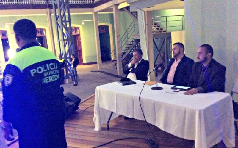 Reunión con comunidades, tema seguridad Reunión con comunidades, tema seguridad