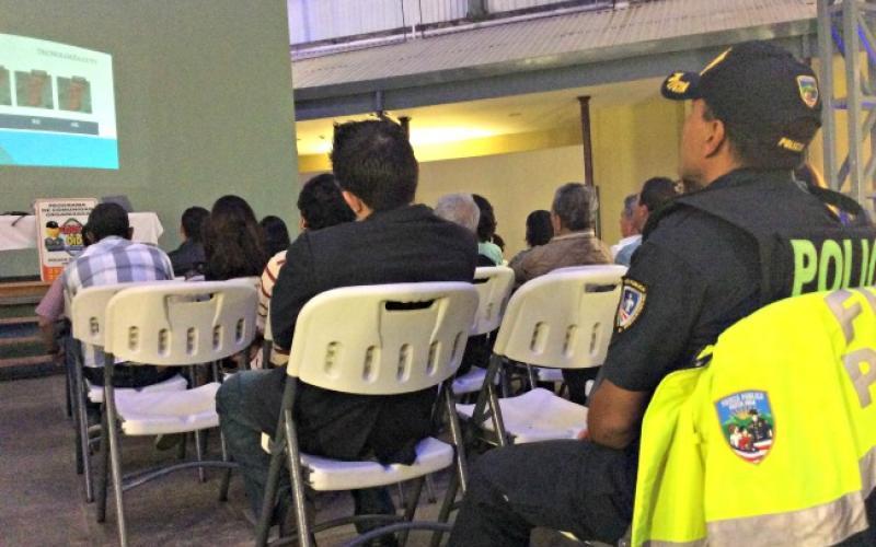 Reunión con comunidades, tema seguridad Reunión con comunidades, tema seguridad