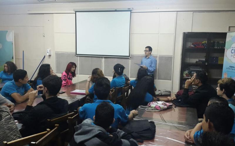 Cine Foro "Mi último round", Colegio Nocturno Carlos Meléndez, Guararí 