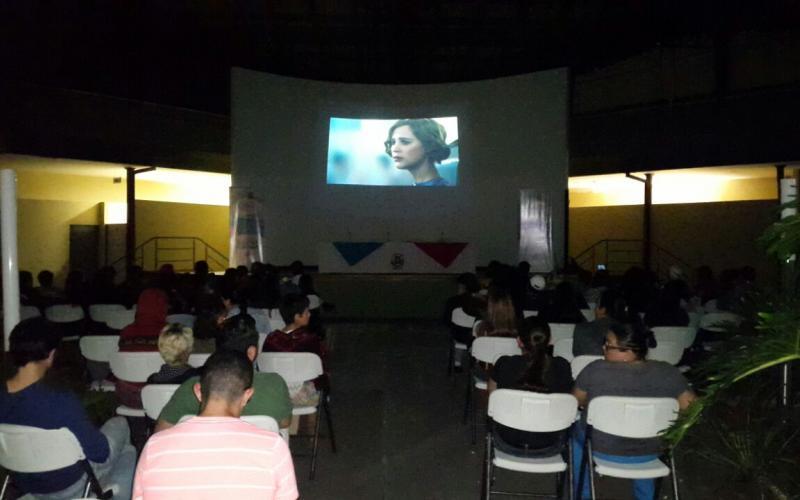 Cine Foro "La chica Danesa", abierto a toda la comunidad