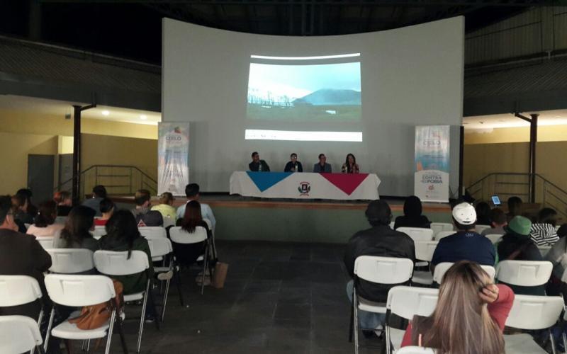 Cine Foro "La chica Danesa", abierto a toda la comunidad