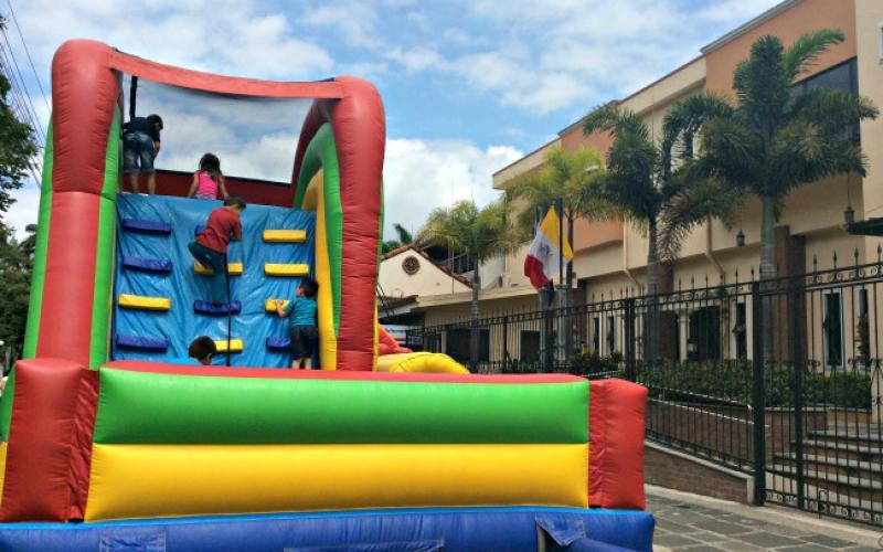 Domingos Heredianos por Media Calle