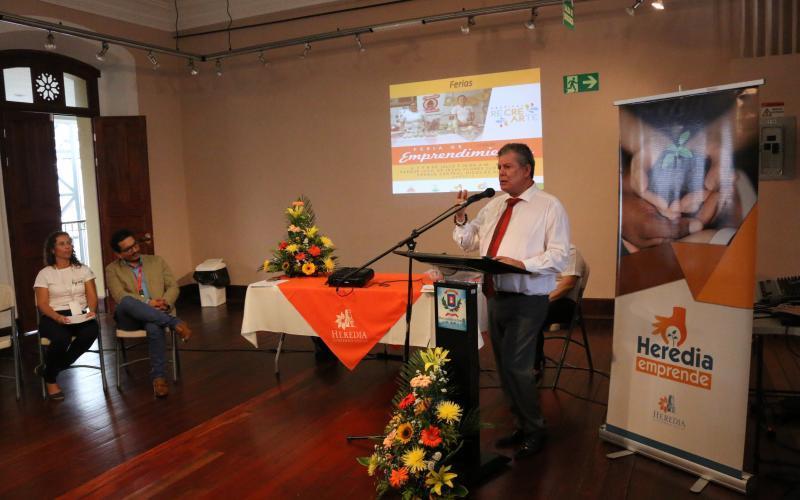 Heredia Emprende - Graduación Plan de Negocios 