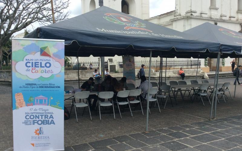 17 de mayo Día Internacional contra la Homofobia, Lesbofobia, Bifobia  y Transfobia. 