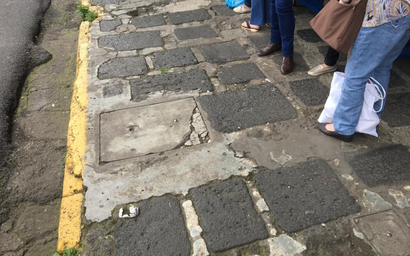 La Municipalidad de Heredia se encuentra actualmente realizando la construcción de un corredor de accesibilidad que cumple estrictamente con lo estipulado en la Ley 7600: Igualdad de Oportunidades para Personas con Discapacidad.