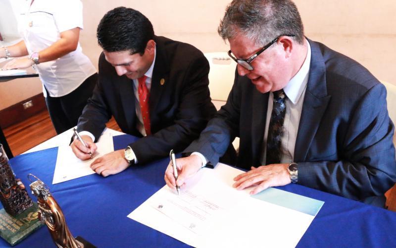 Convenio de hermanamiento - Santa Tecla