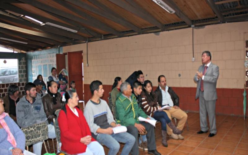 Firma de escrituras del proyecto Renacer Firma de escrituras del proyecto Renacer