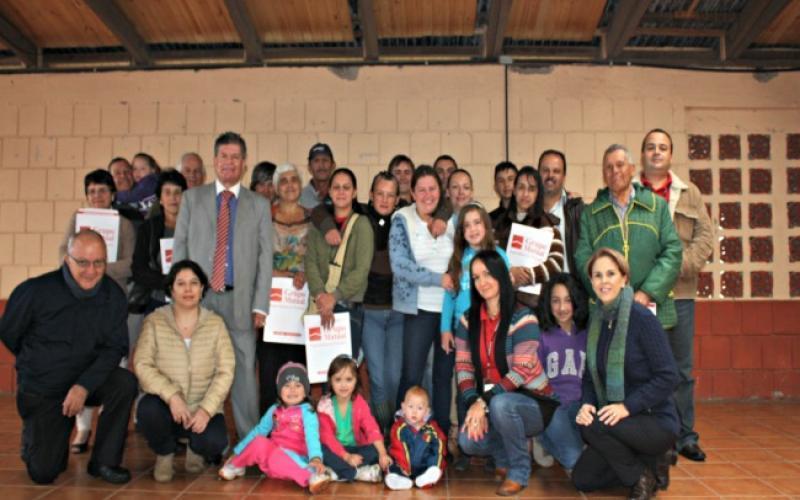 Firma de escrituras del proyecto Renacer Firma de escrituras del proyecto Renacer