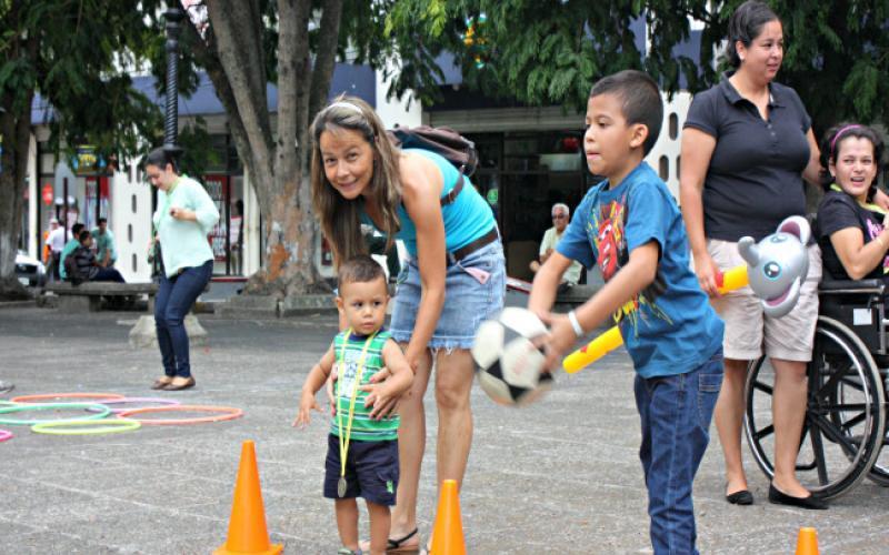 Domingos Heredianos por Media Calle Domingos Heredianos por Media Calle