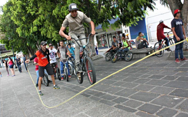Domingos Heredianos por Media Calle Domingos Heredianos por Media Calle