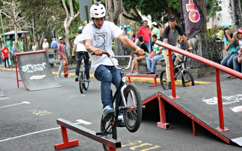 Domingos Heredianos por Media Calle