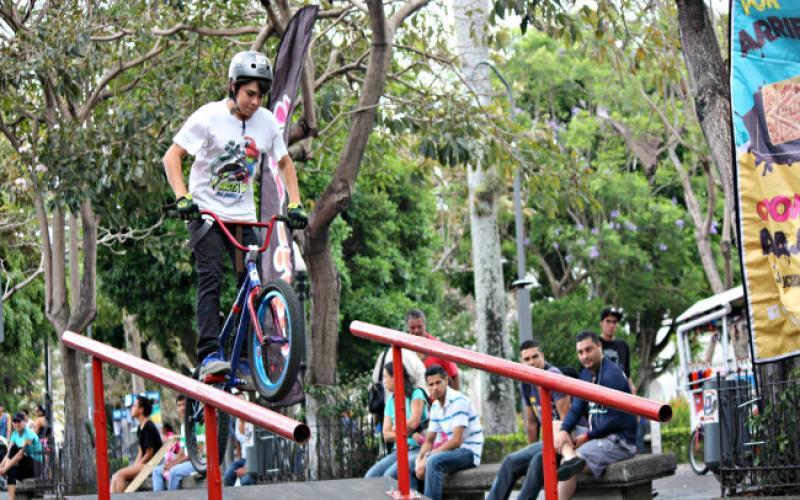 Domingos Heredianos por Media Calle