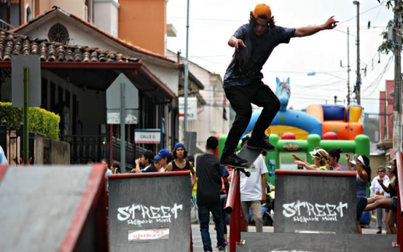 Domingos Heredianos por Media Calle