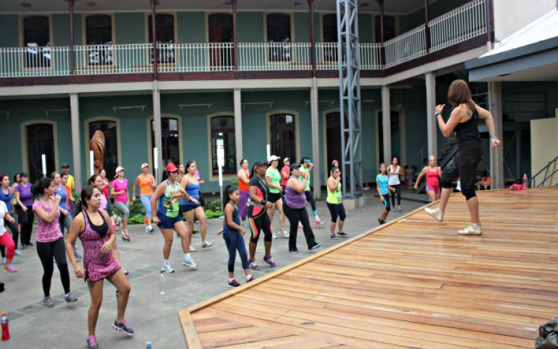 Domingos Heredianos por Media Calle