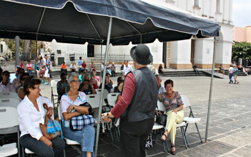 Domingos Heredianos por Media Calle