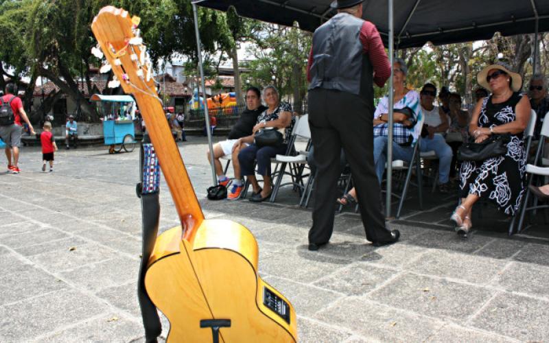 Domingos Heredianos por Media Calle