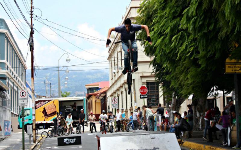 Domingos Heredianos por Media Calle