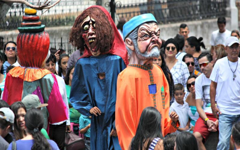 Domingos Heredianos por Media Calle