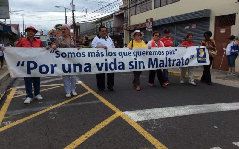 Caminata Personas Adultas Mayores