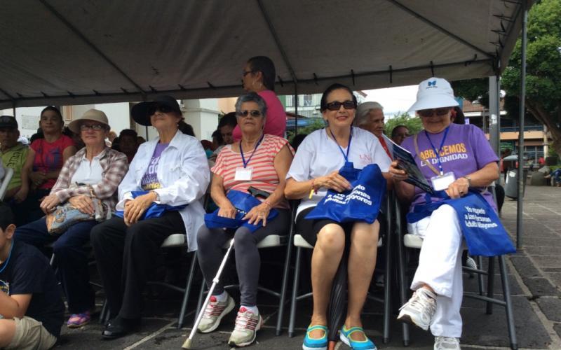 Caminata Personas Adultas Mayores