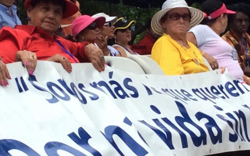 Caminata Personas Adultas Mayores