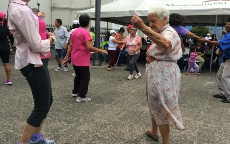 Caminata Personas Adultas Mayores