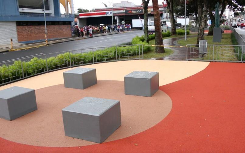 Remodelación en área pública frente a escuela Rafael Moya Murillo Remodelación en área pública frente a escuela Rafael Moya Murillo