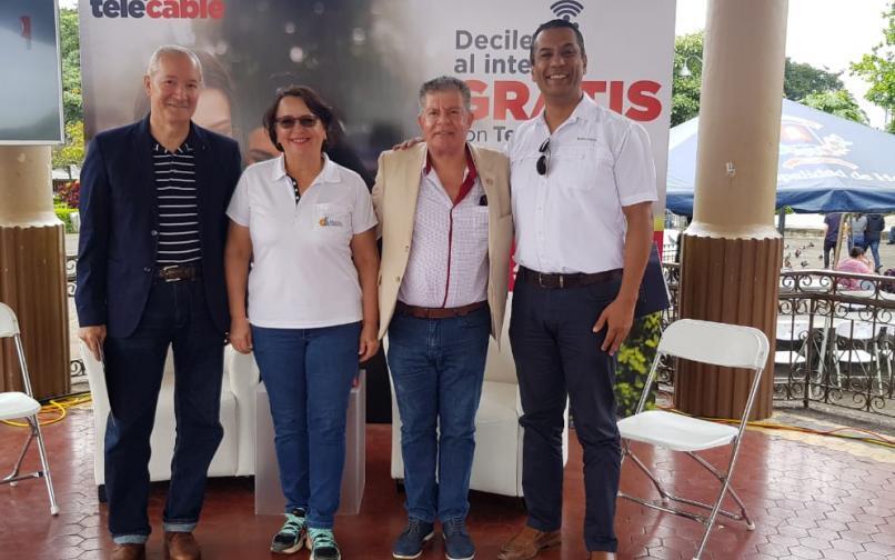 Comunidad herediana cuentan ahora con internet gratis en el Parque Central