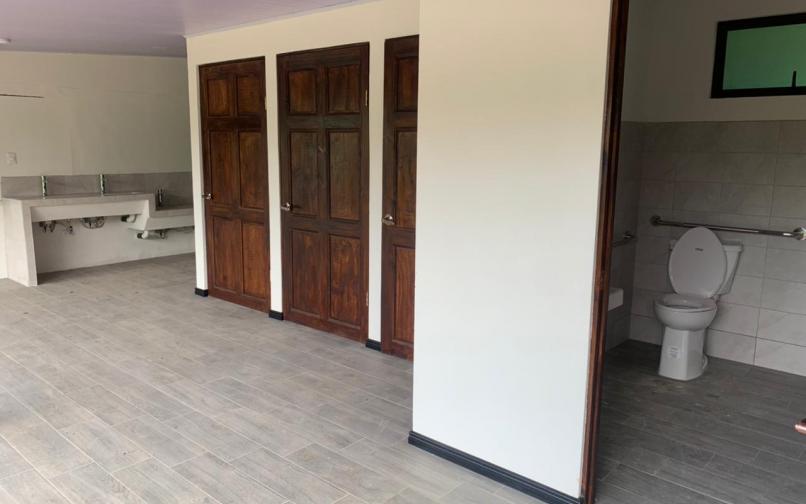 Construcción de baños en Escuela Imas de Ulloa 