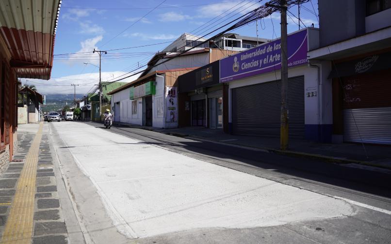 Heredia refuerza infraestructura vial con la instalación de 20 losas de concreto en zonas de alto tránsito Heredia refuerza infraestructura vial con la instalación de 20 losas de concreto en zonas de alto tránsito