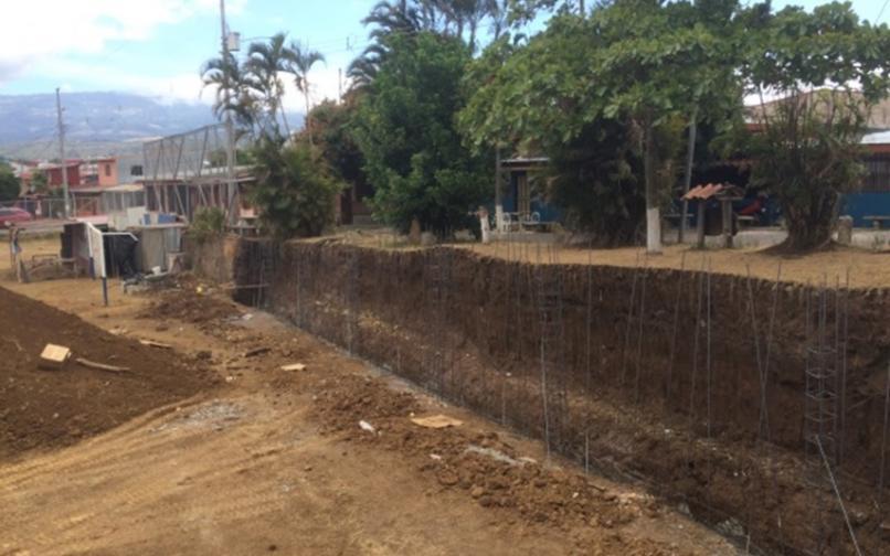 Plaza deportes Cubujuquí Construcción de muro