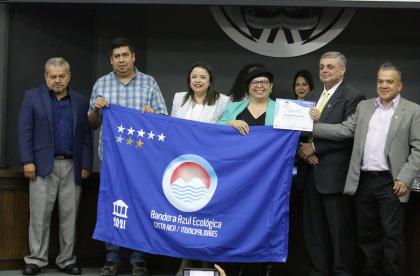 Gobierno Local recibe Galardón Bandera Azul Ecológica 2021-2022